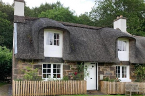 A Fairytale Thatched Highland Cottage, Aberfeldy